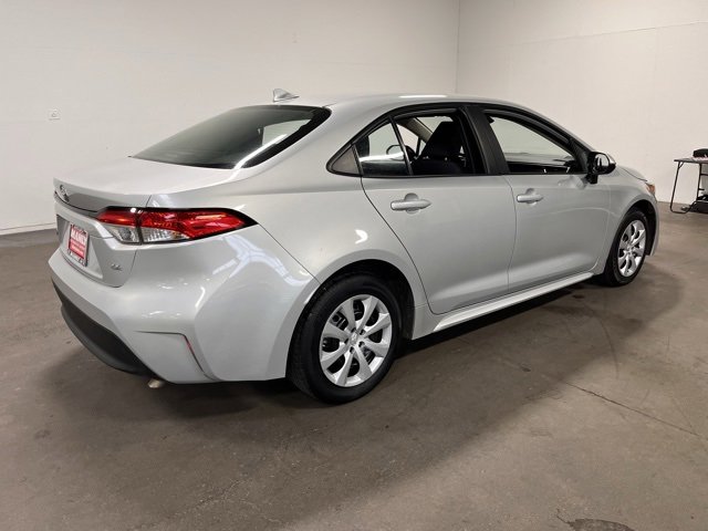 Used 2023 Toyota Corolla LE image 3
