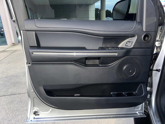 Used 2024 Ford Expedition Max XLT image 10