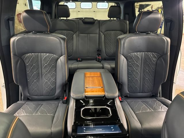 Used 2024 Jeep Grand Wagoneer Series III AWD/4WD image 29