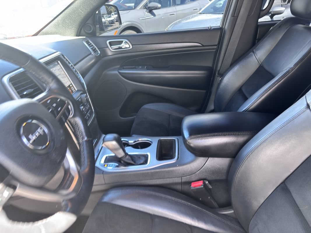 Used 2018 Jeep Grand Cherokee Altitude AWD/4WD image 31