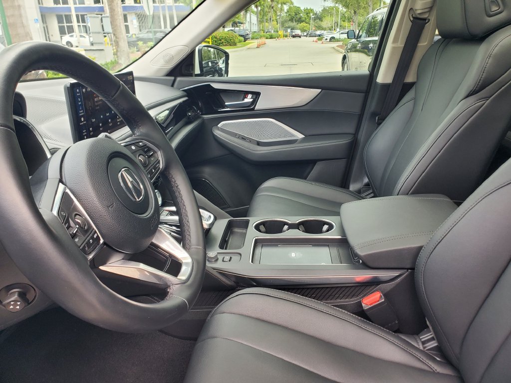 Used 2025 Acura MDX FWD image 17