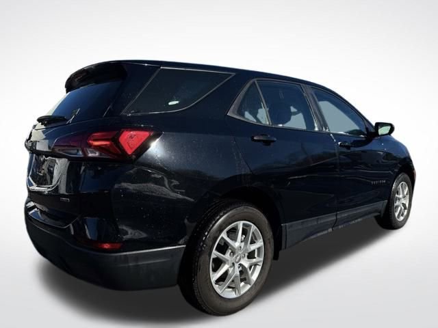 Used 2024 Chevrolet Equinox LS image 4