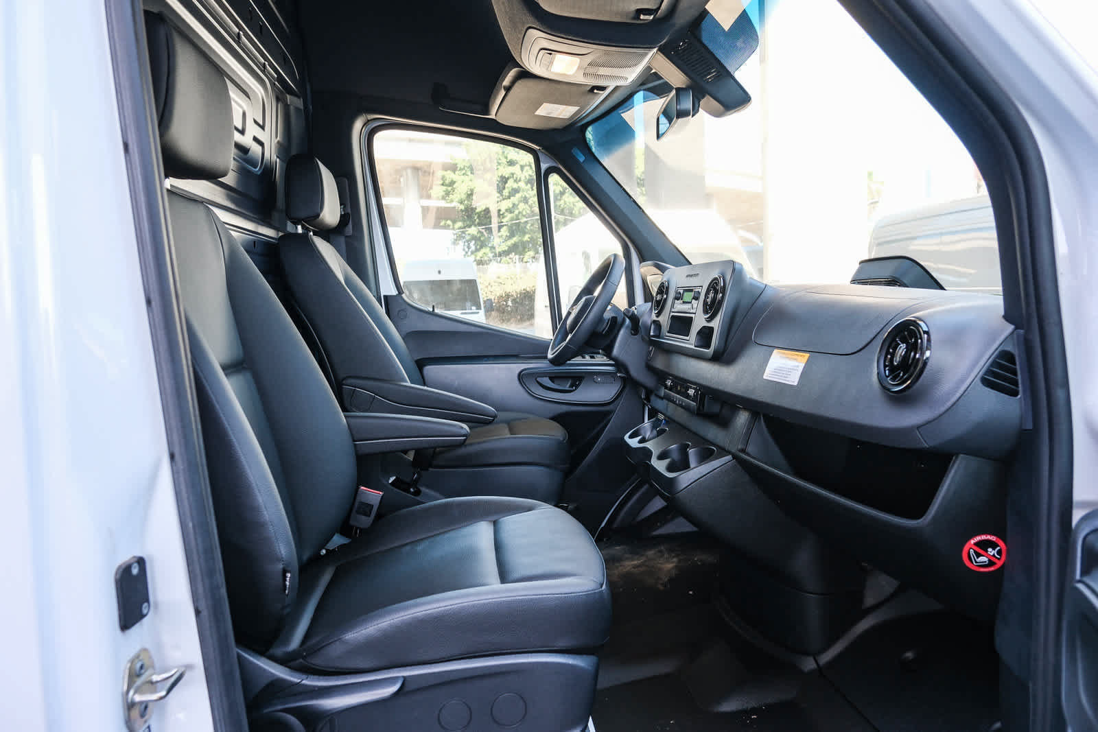 New 2025 Mercedes-Benz Sprinter 2500 image 18