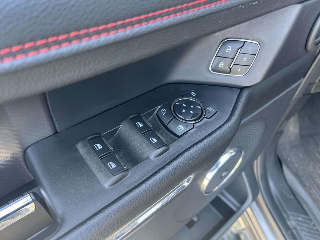 Used 2021 Ford Expedition Limited AWD/4WD image 16