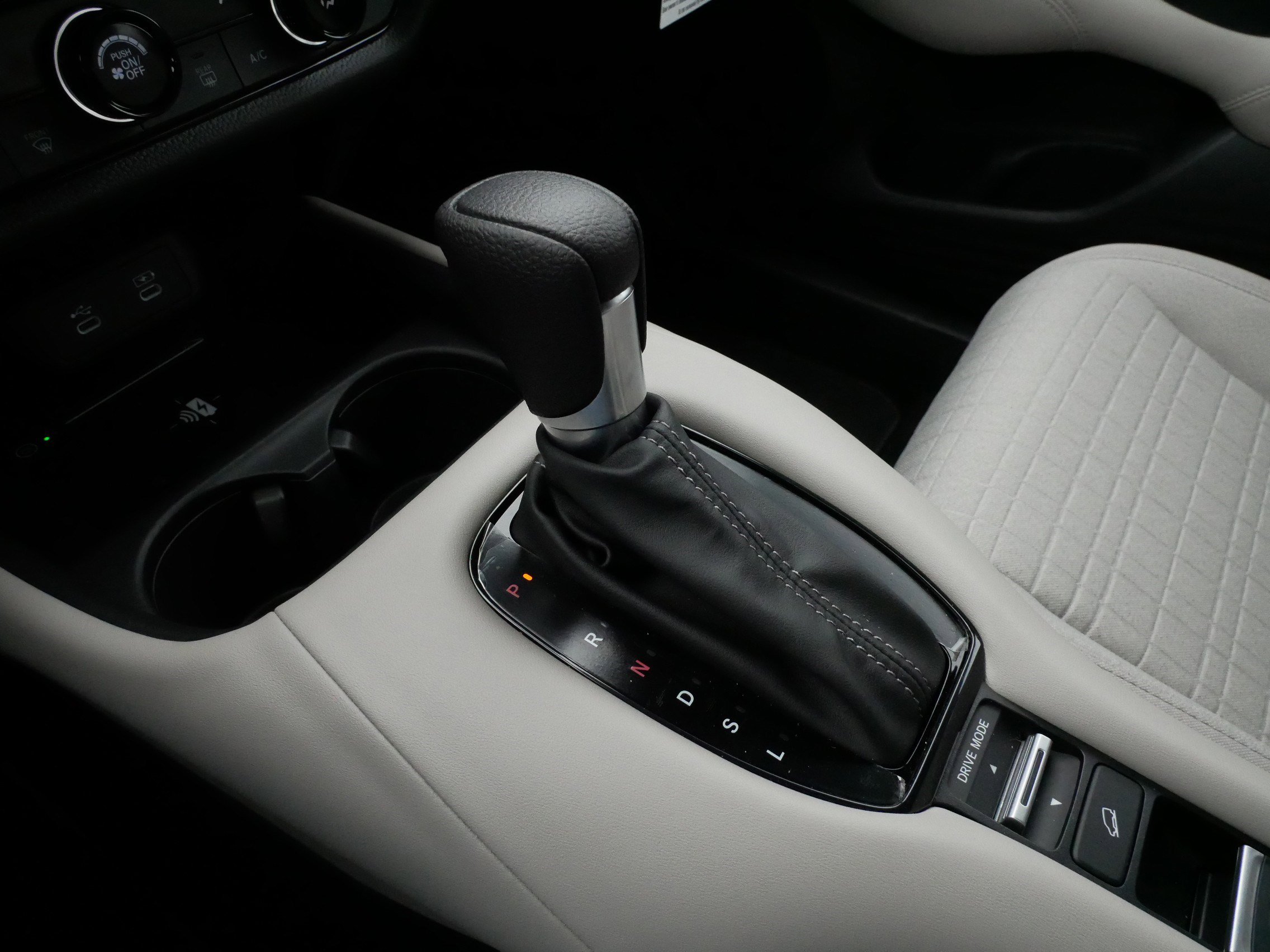 Certified 2026 Honda HR-V LX image 24