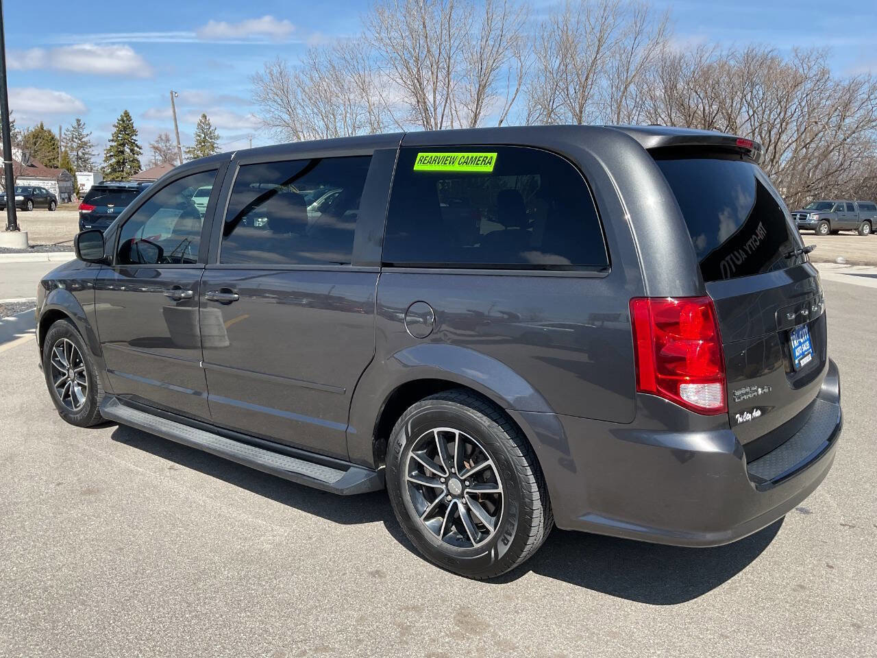 Used 2016 Dodge Grand Caravan SXT image 4