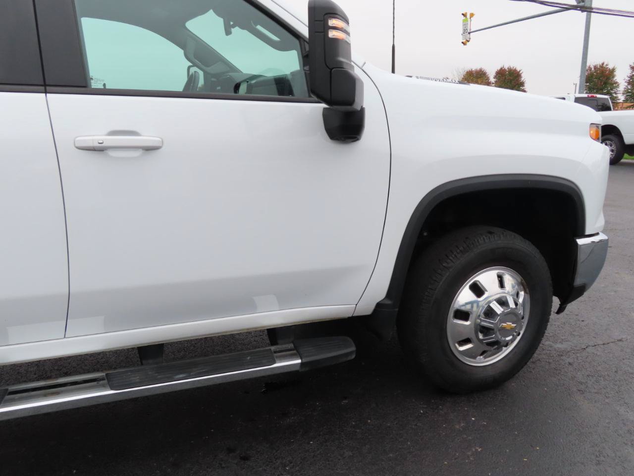 Used 2025 Chevrolet Silverado 3500 LT w/ Safety Package AWD/4WD image 24