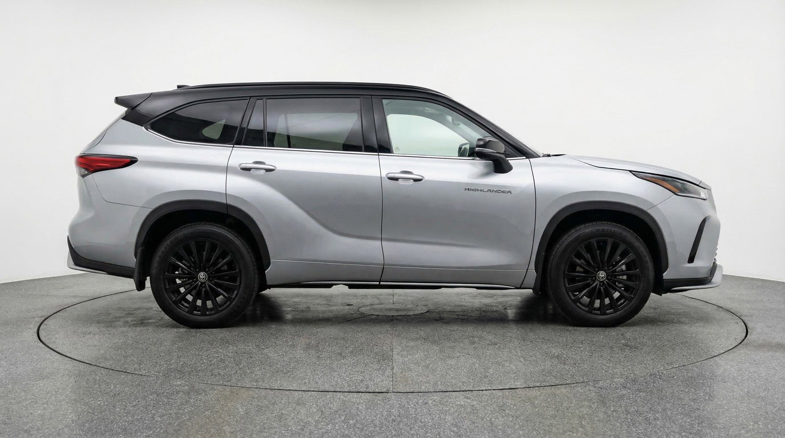 Used 2025 Toyota Highlander XSE AWD/4WD image 11