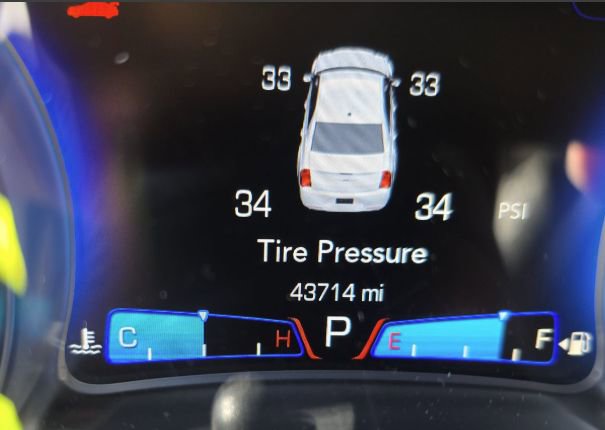 Used 2015 Chrysler 300 C w/ Light Group image 10