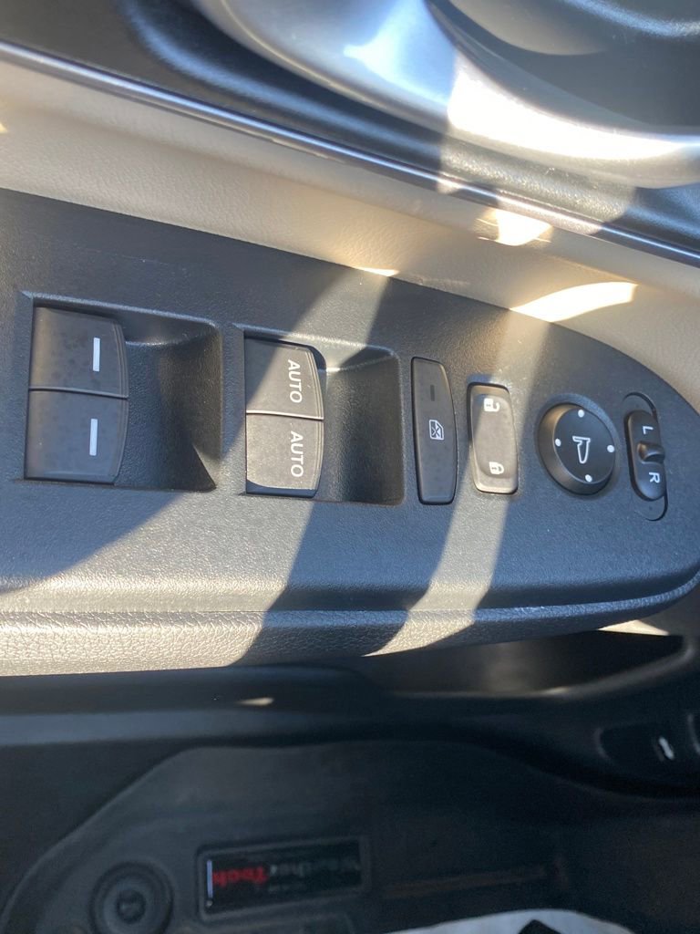 Used 2017 Honda CR-V EX-L image 16