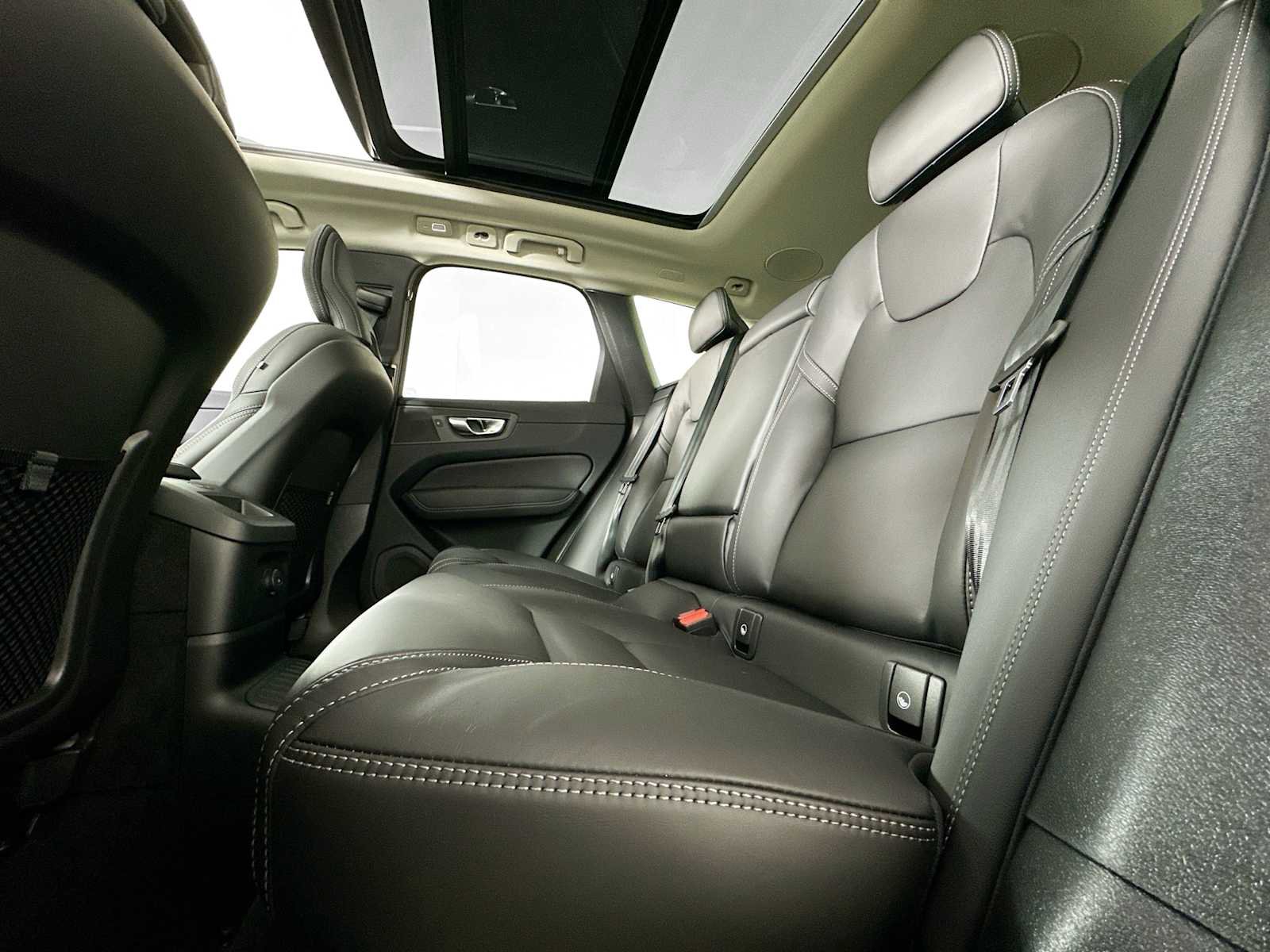 Certified 2025 Volvo XC60 T8 Ultra w/ Protection Package Premier image 20