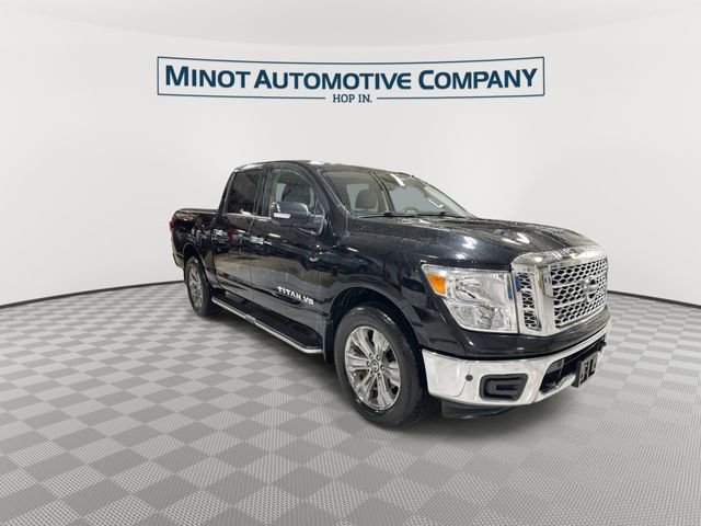 Used 2019 Nissan Titan SV w/ SV Convenience Package image 2