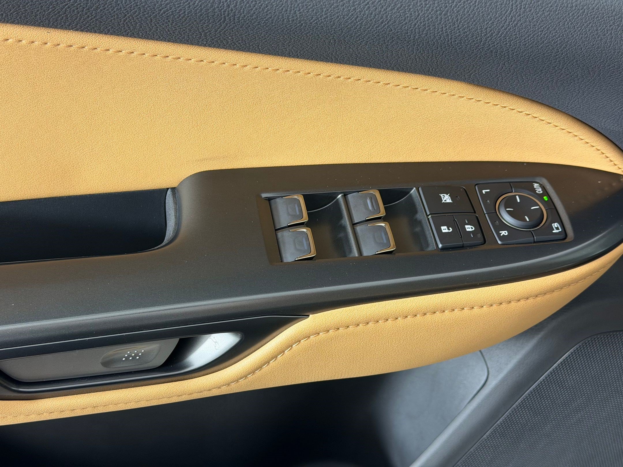 Used 2025 Lexus NX 350 AWD image 13