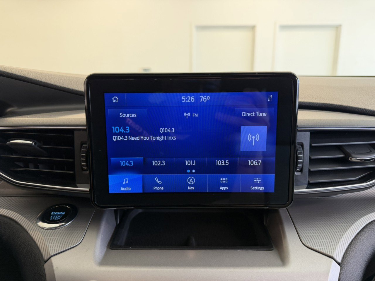 Used 2022 Ford Explorer XLT w/ Equipment Group 202A AWD/4WD image 13