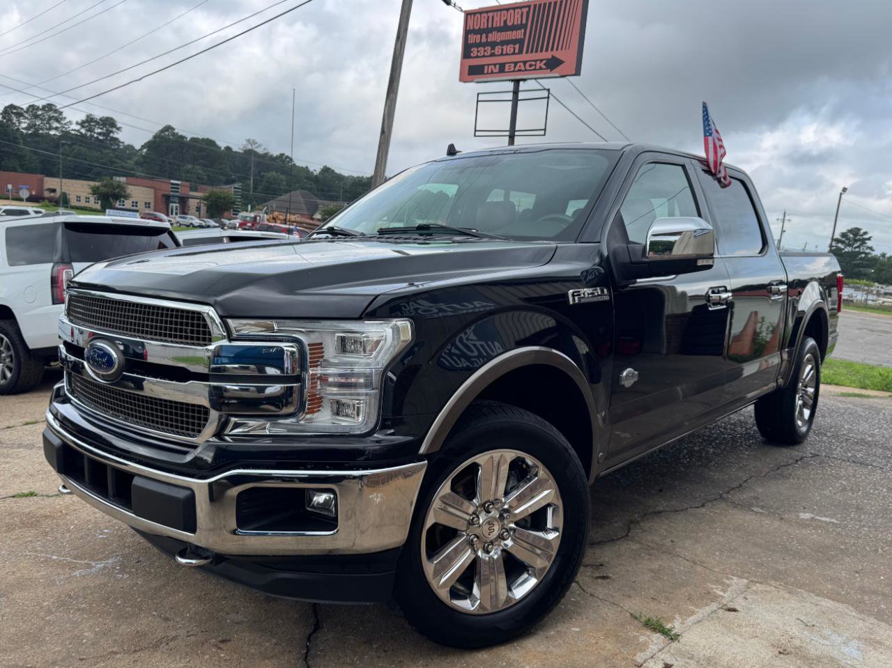 Used 2019 Ford F150 King Ranch w/ Equipment Group 601A Luxury AWD/4WD image 3