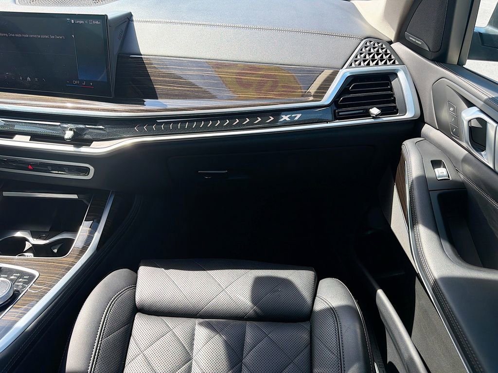 Used 2024 BMW X7 xDrive40i AWD/4WD image 18