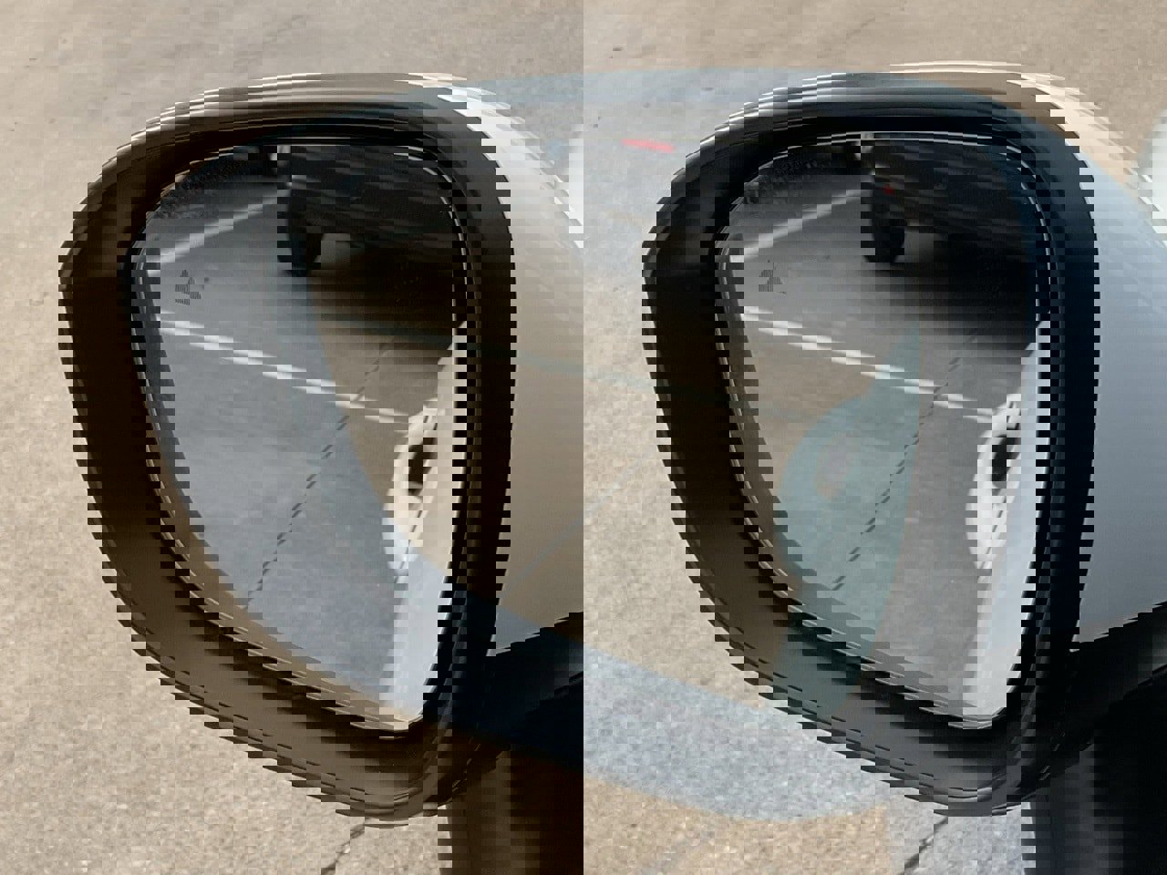 Used 2025 Nissan Rogue SV image 11