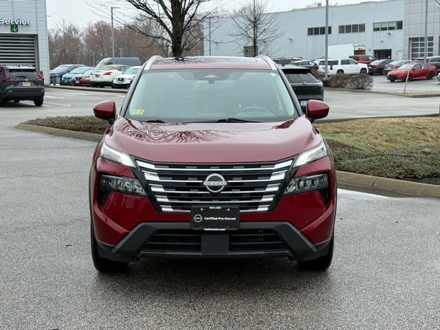 Used 2024 Nissan Rogue SV w/ SV Premium Package image 2