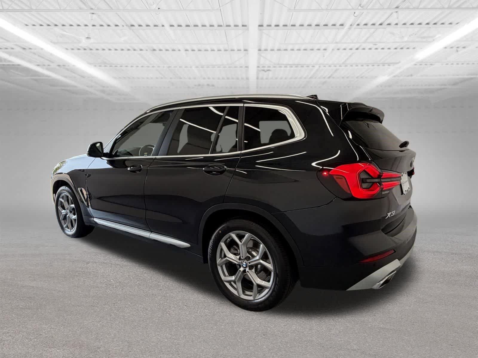 Used 2023 BMW X3 xDrive30i w/ Convenience Package AWD/4WD image 3
