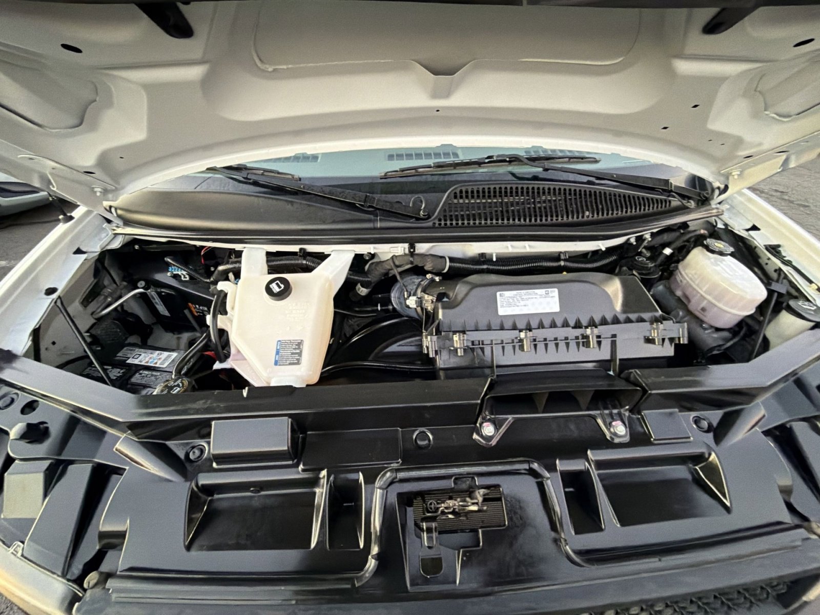 Used 2024 Chevrolet Express 3500 LS image 27