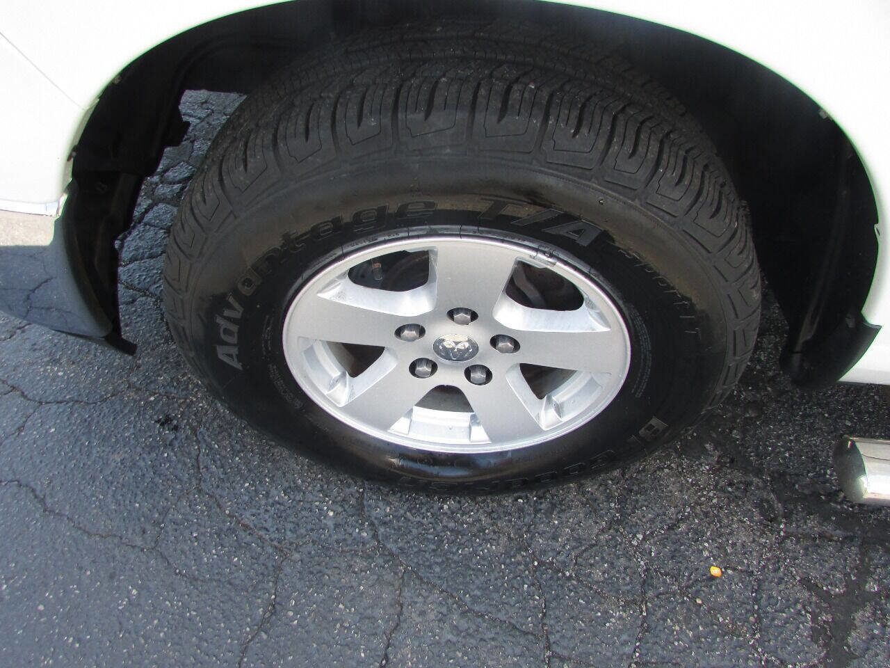 Used 2011 RAM 1500 Classic SLT image 16