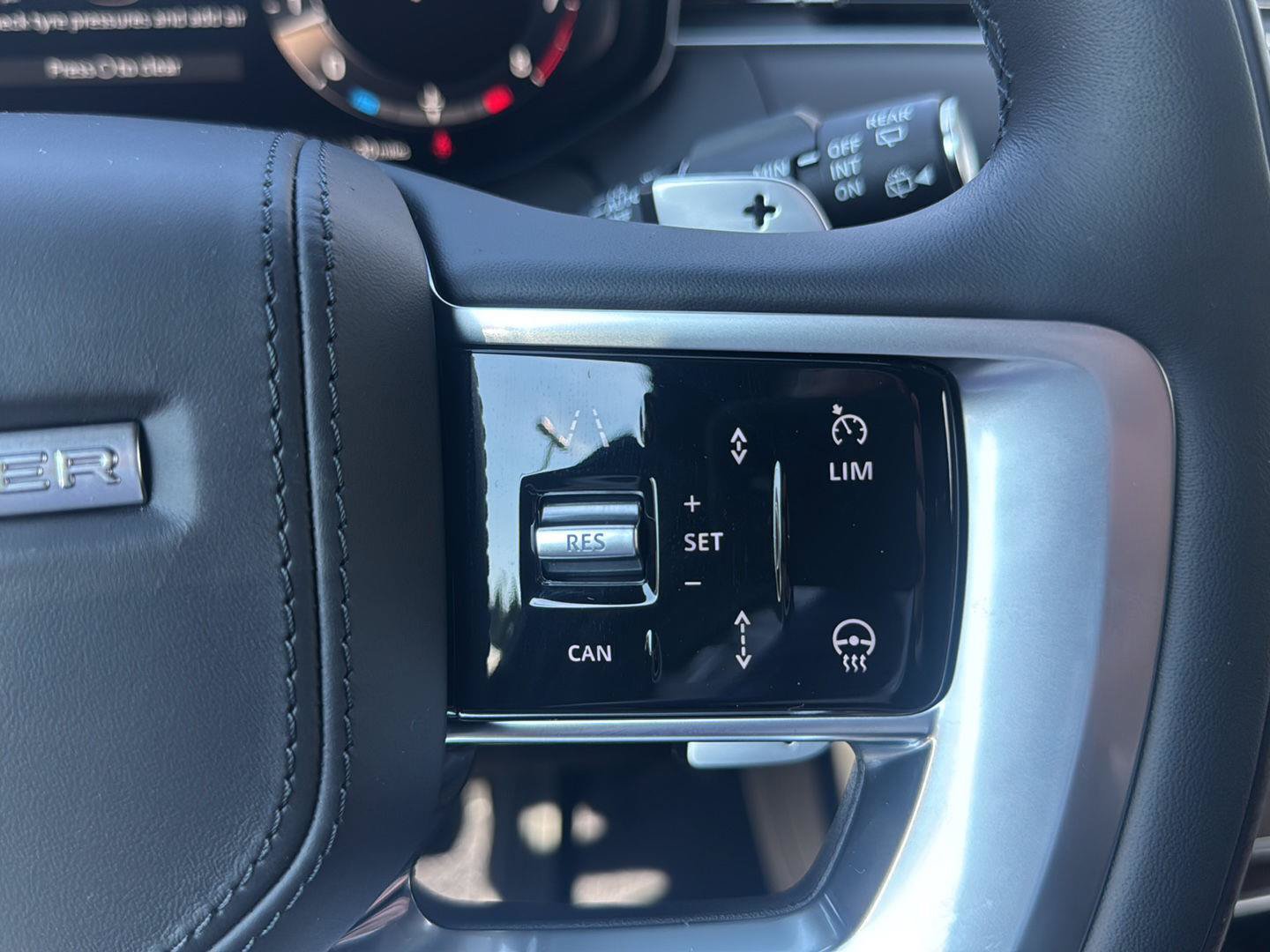 New 2026 Land Rover Range Rover SE AWD/4WD image 29