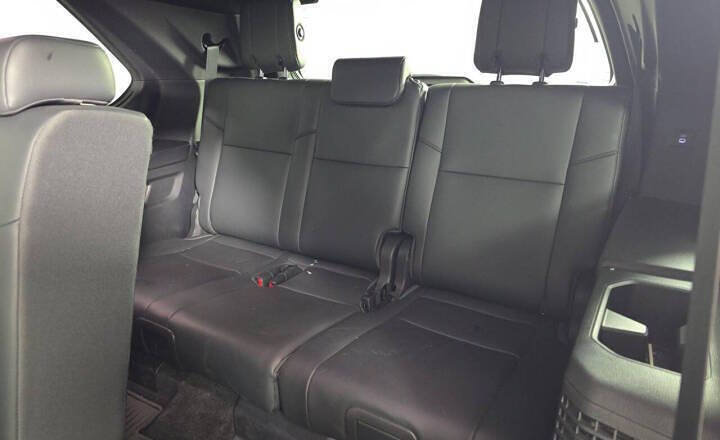Used 2025 Toyota Sequoia Limited AWD/4WD image 15