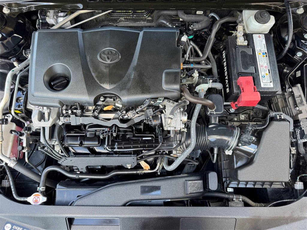 Used 2021 Toyota Camry SE image 9