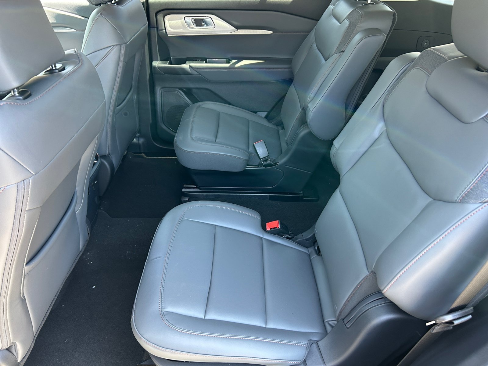 New 2026 Ford Explorer Active w/ Active Comfort Package AWD/4WD image 17