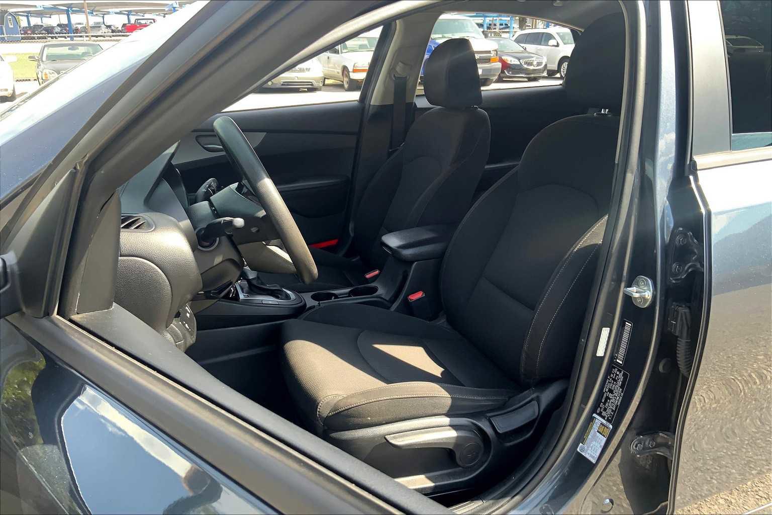 Used 2021 Kia Forte LXS image 7