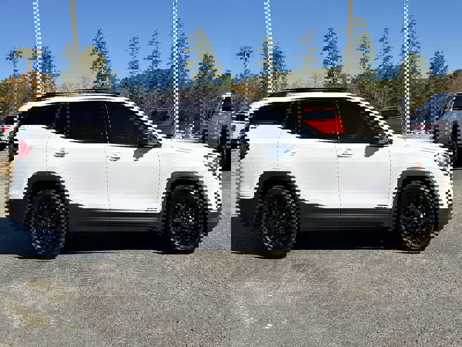 Used 2021 GMC Terrain SLE w/ Driver Convenience Package image 11