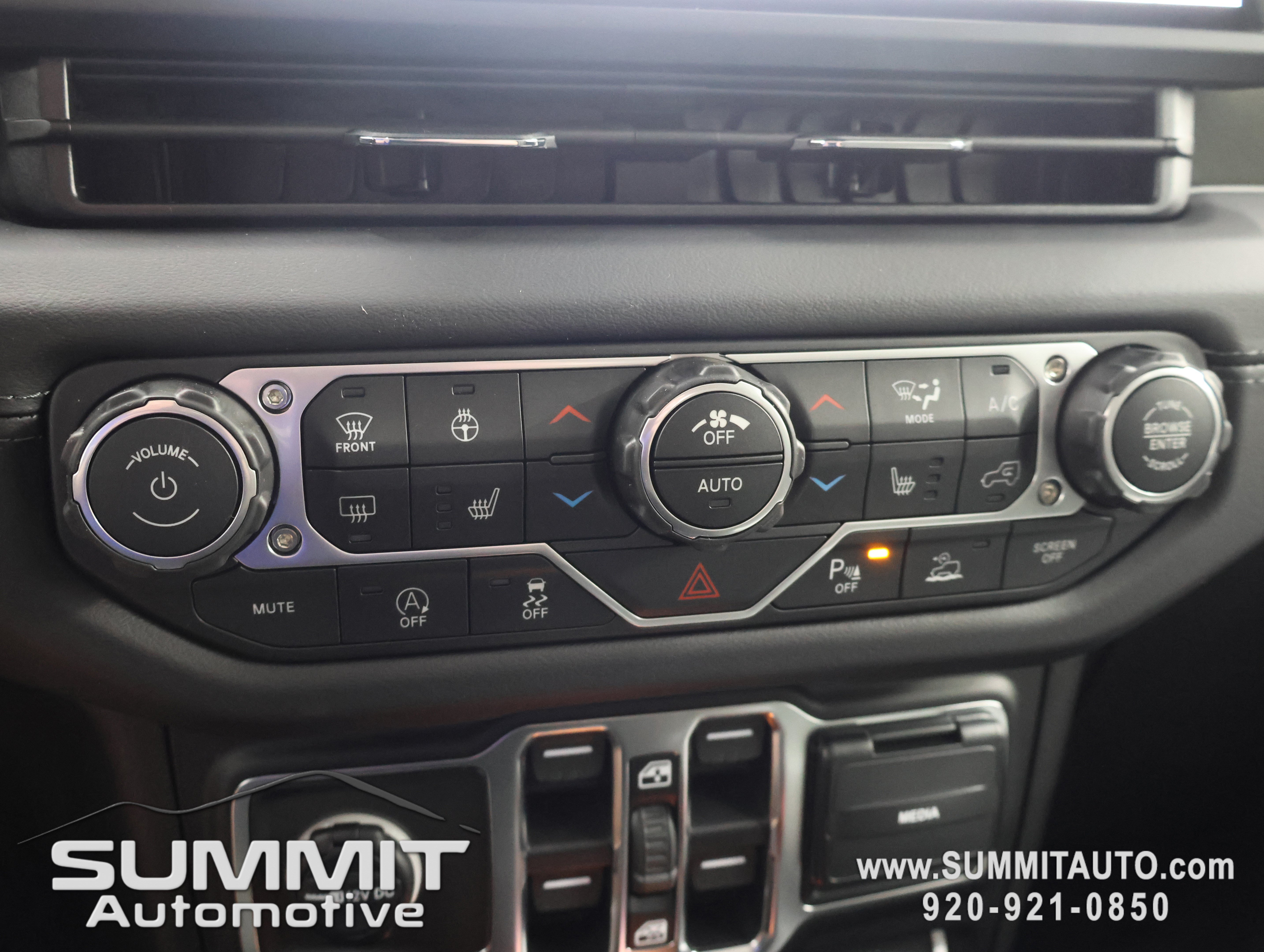 New 2026 Jeep Gladiator Mojave w/ Safety Group AWD/4WD image 49