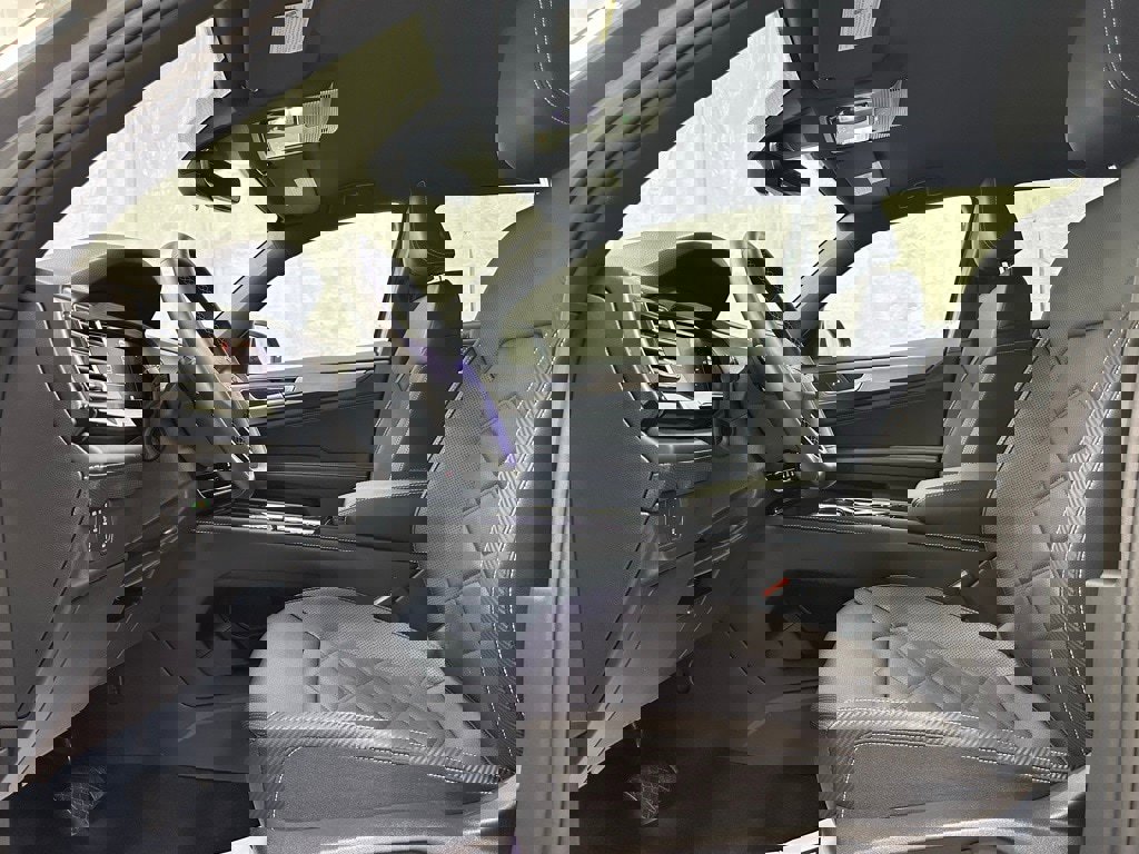 Used 2025 Volkswagen Atlas Cross Sport SE image 15