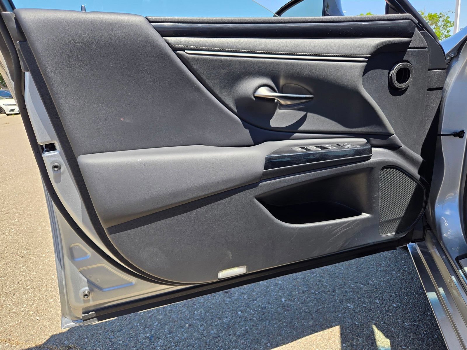 Used 2024 Lexus ES 350 w/ Accessory Package (Z1) FWD image 13