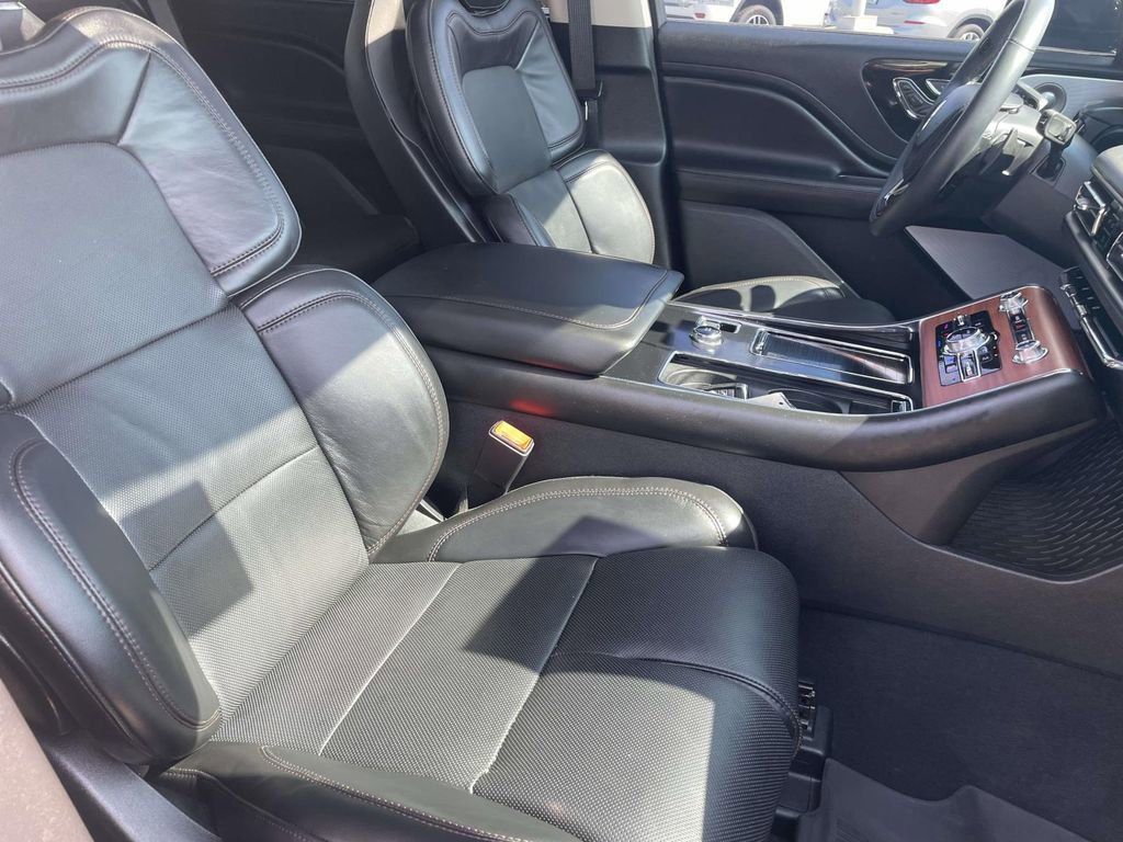 Used 2023 Lincoln Aviator Reserve w/ Equipment Group 201A image 27