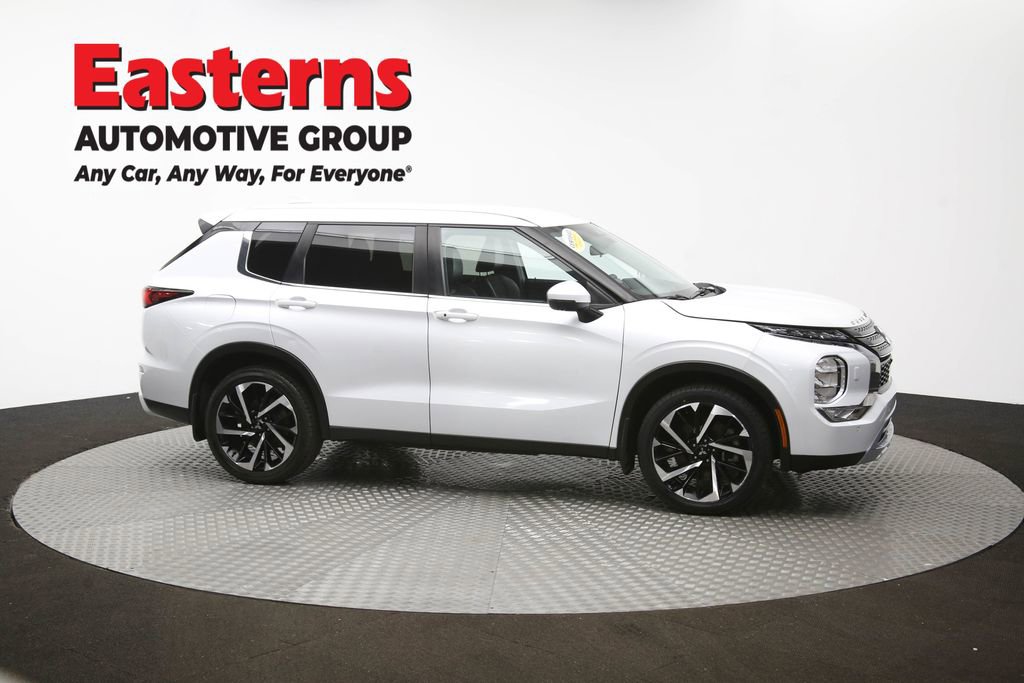 Used 2024 Mitsubishi Outlander SE image 46