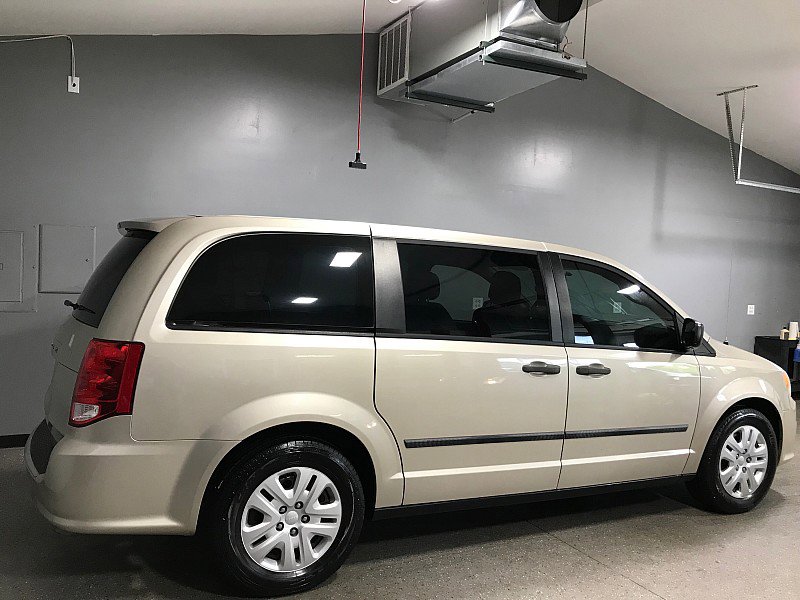 Used 2014 Dodge Grand Caravan American Value Package FWD image 3
