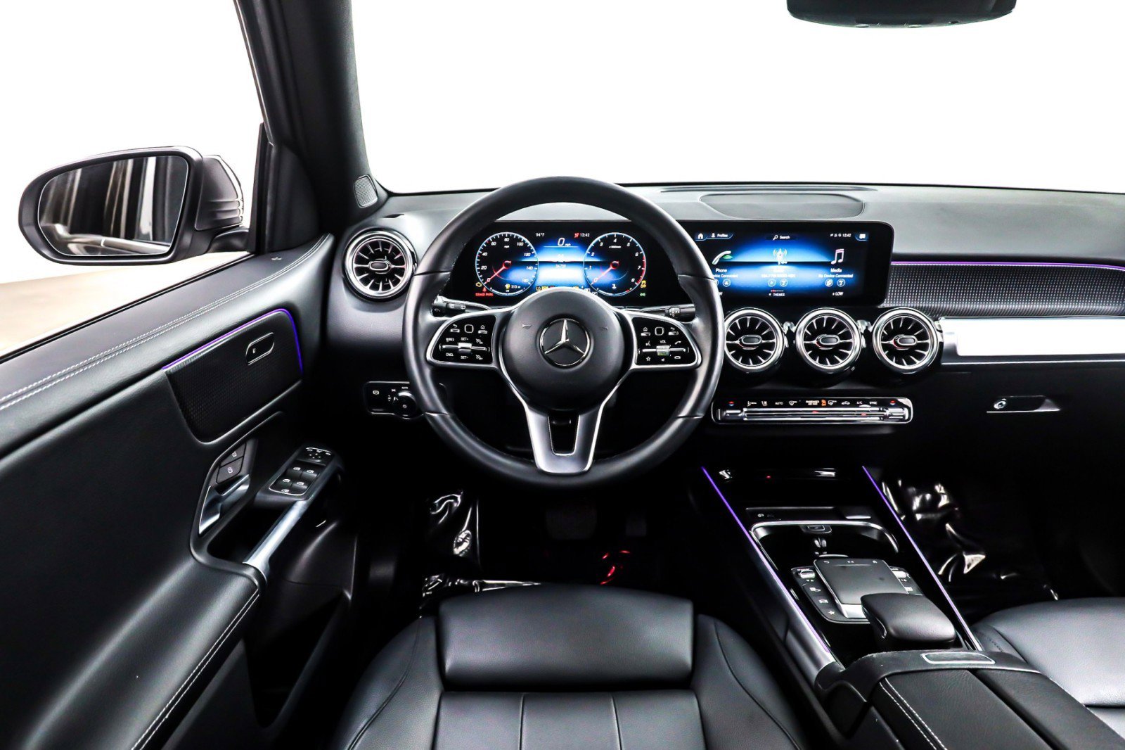 Used 2022 Mercedes-Benz GLB 250 4MATIC image 5