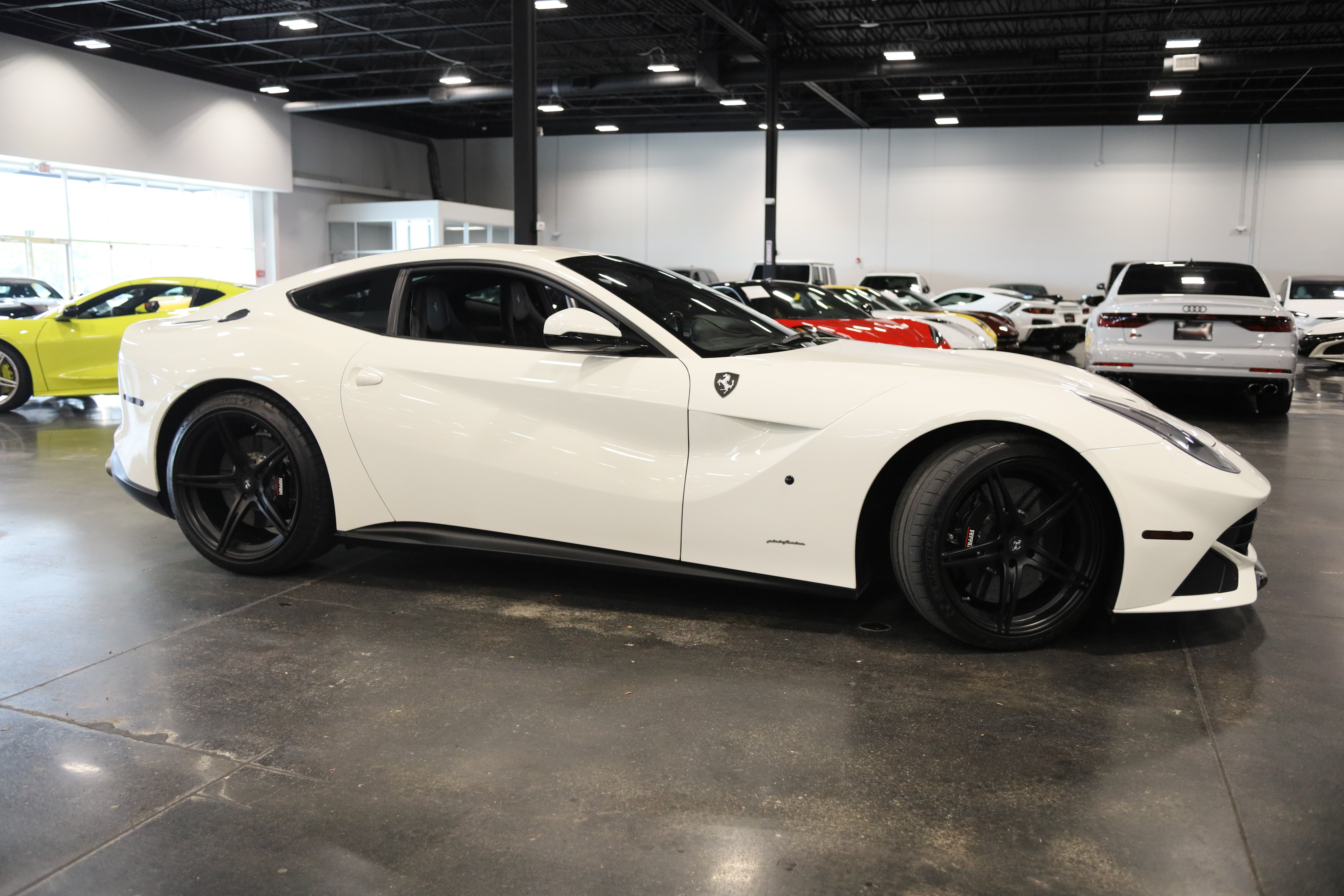Used 2015 Ferrari F12 Berlinetta RWD image 9