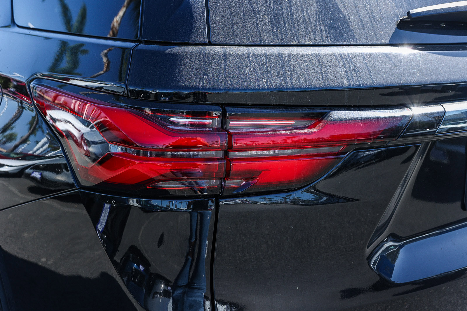 Used 2022 Chevrolet Traverse Premier w/ Redline Edition image 8