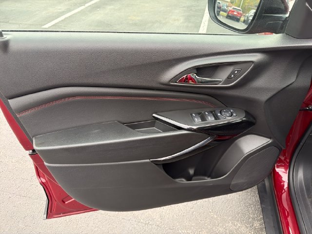 Certified 2024 Chevrolet Trax RS w/ Sunroof Package FWD image 11