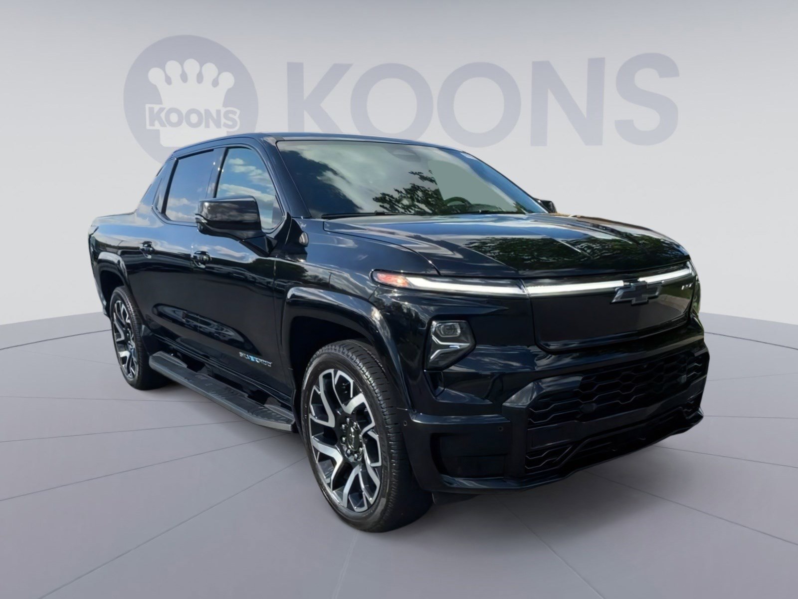 Used 2025 Chevrolet Silverado EV RST image 5