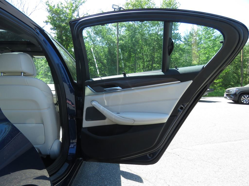 Used 2018 BMW 530e xDrive AWD/4WD image 15