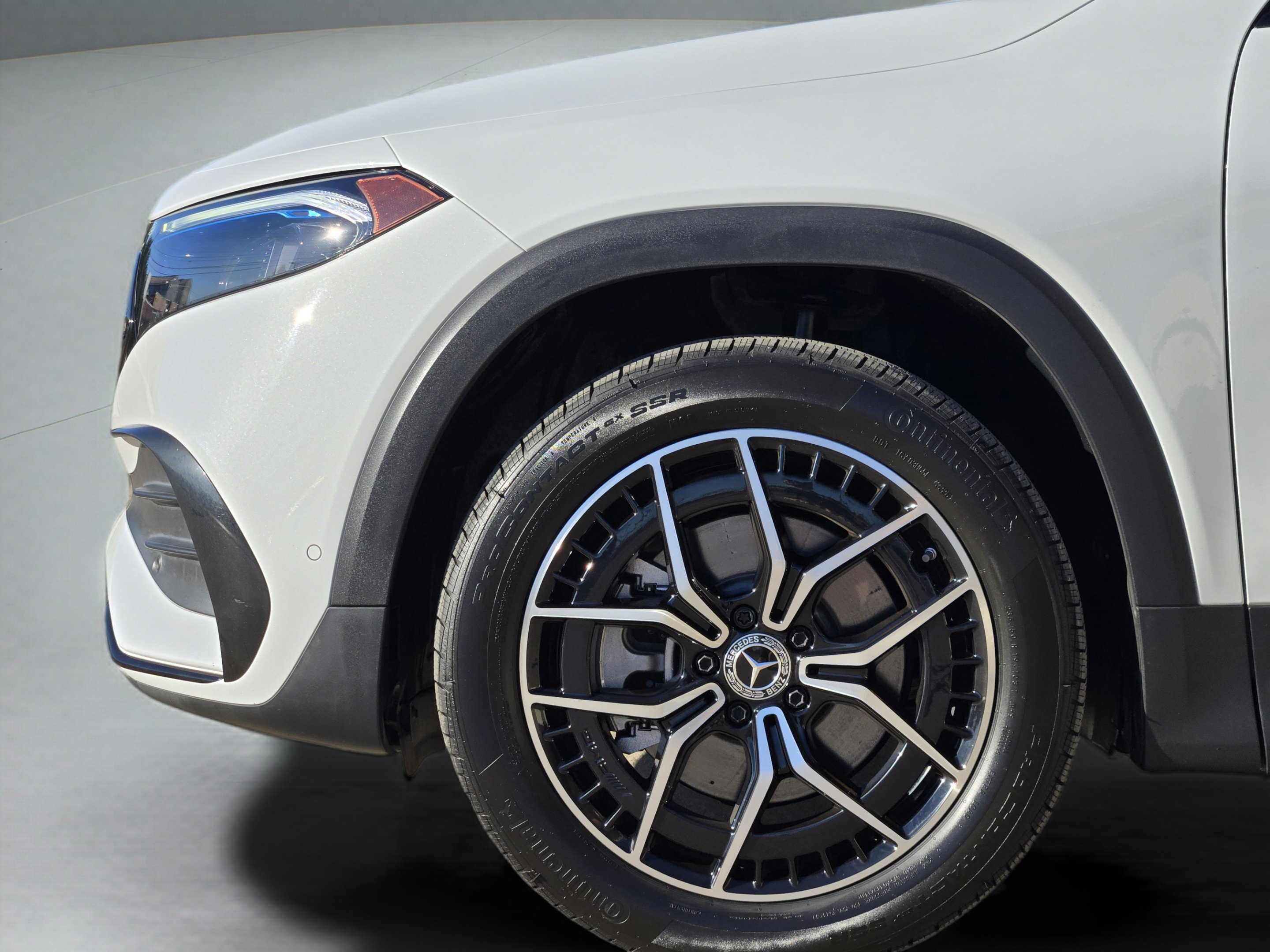 Certified 2023 Mercedes-Benz EQB 300 4MATIC image 31