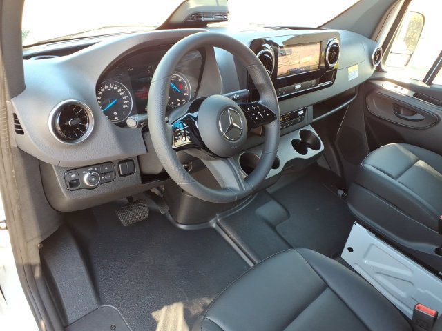 New 2025 Mercedes-Benz eSprinter 170 Cargo image 15