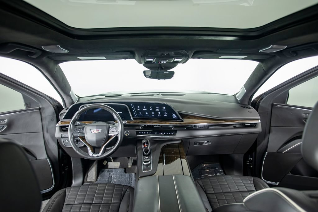 Used 2022 Cadillac Escalade Sport Platinum w/ Heavy-Duty Trailer Package AWD/4WD image 10