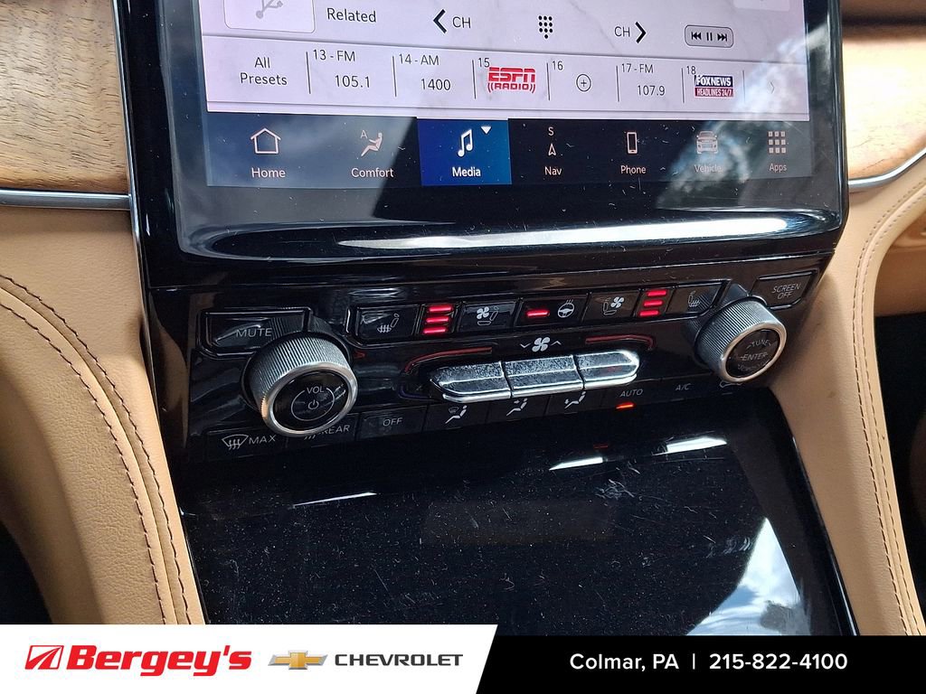 Used 2023 Jeep Grand Cherokee L Summit AWD/4WD image 21
