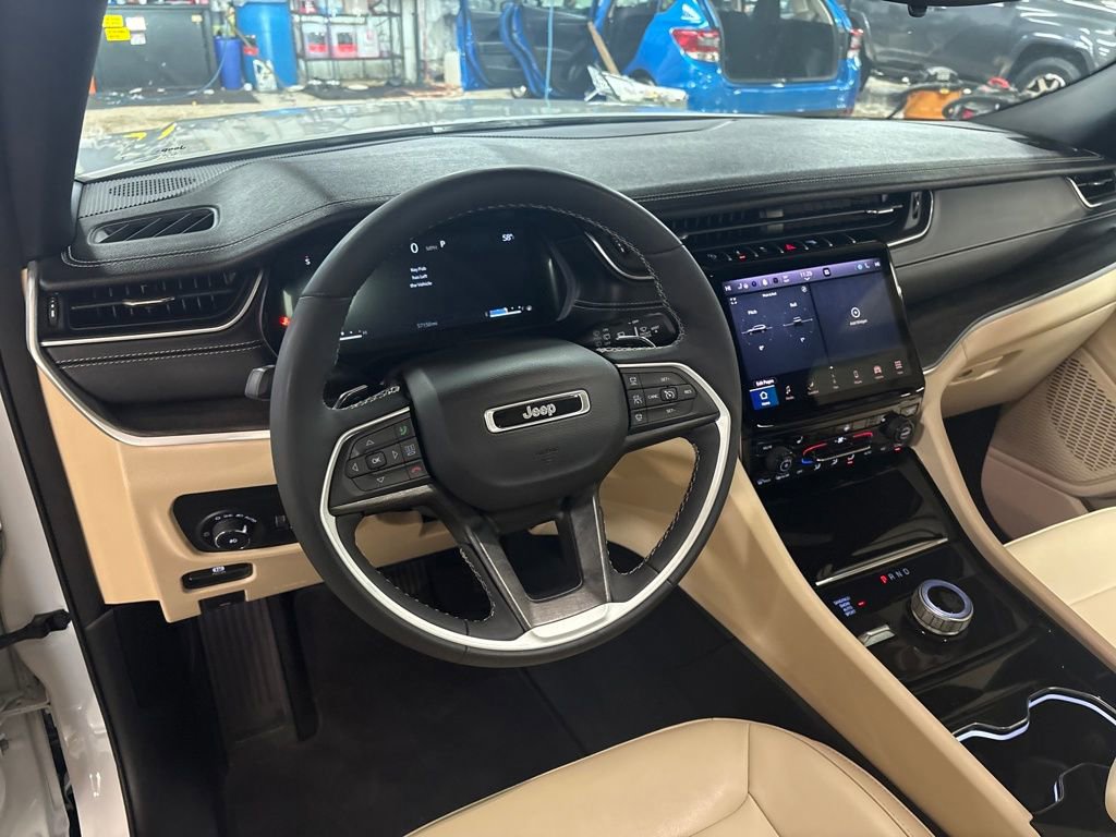 Certified 2023 Jeep Grand Cherokee L Limited image 17