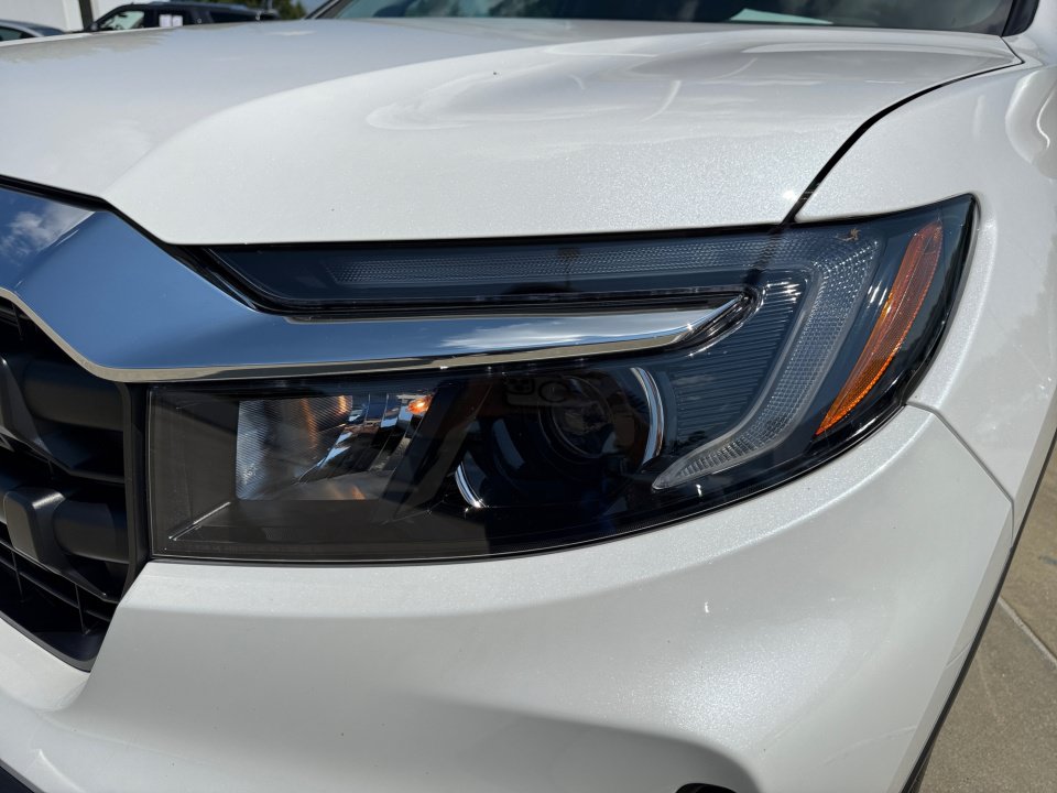 Certified 2025 Honda Ridgeline RTL image 30