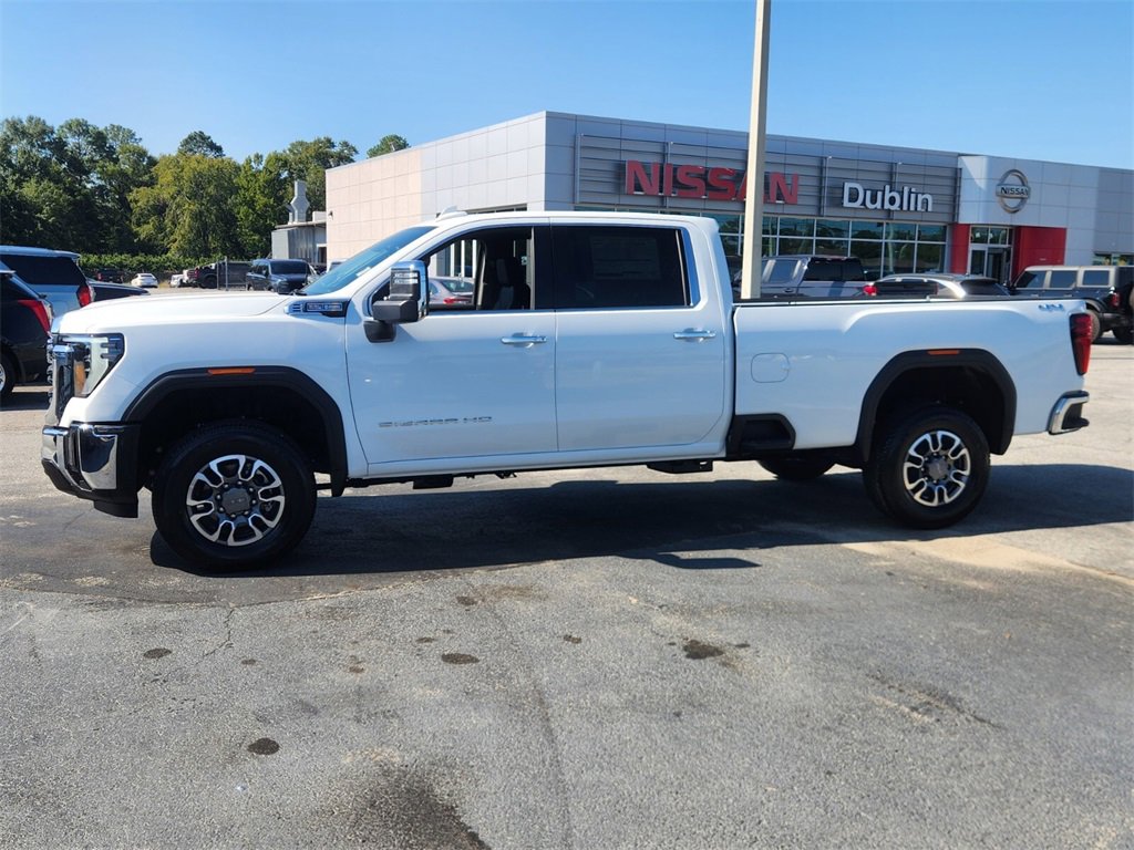 New 2026 GMC Sierra 3500 SLT image 2